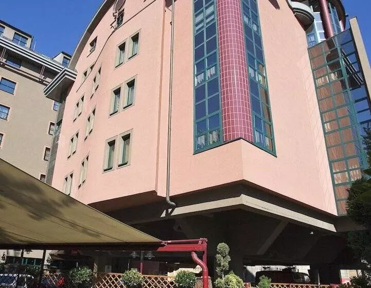 Hotel Ibis Budapest Heroes Square