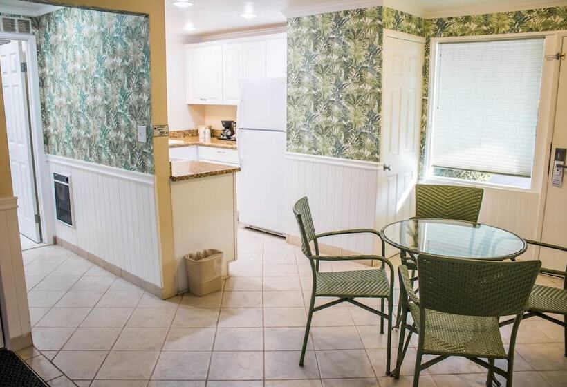 Отель Pea Soup Andersen's Inn