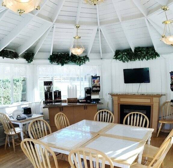 Отель Pea Soup Andersen's Inn