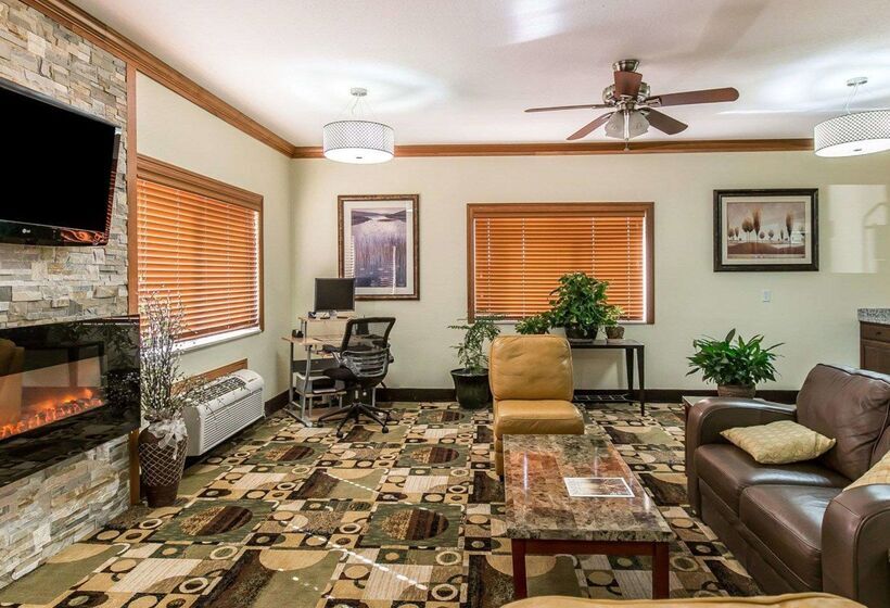 Hotel Quality Inn At Collins Road Cedar Rapids