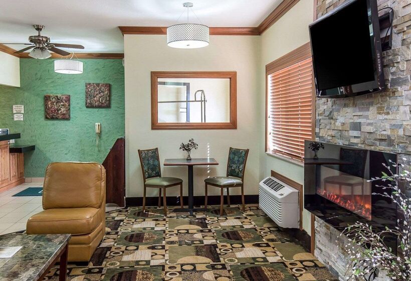 Hotel Quality Inn At Collins Road Cedar Rapids