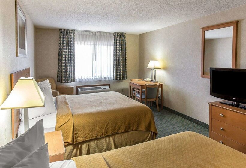 Hotel Quality Inn At Collins Road Cedar Rapids