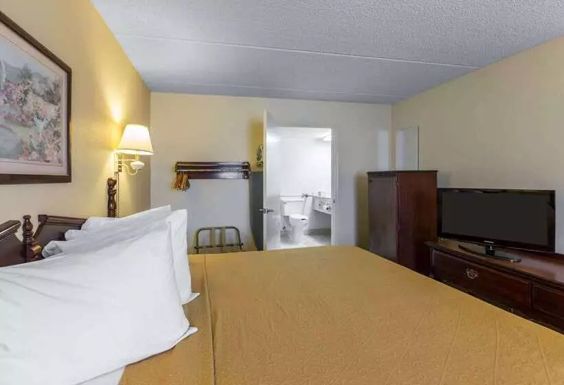 בית מלון כפרי Quality Inn