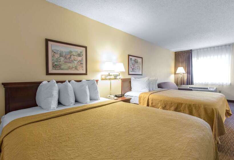 בית מלון כפרי Quality Inn