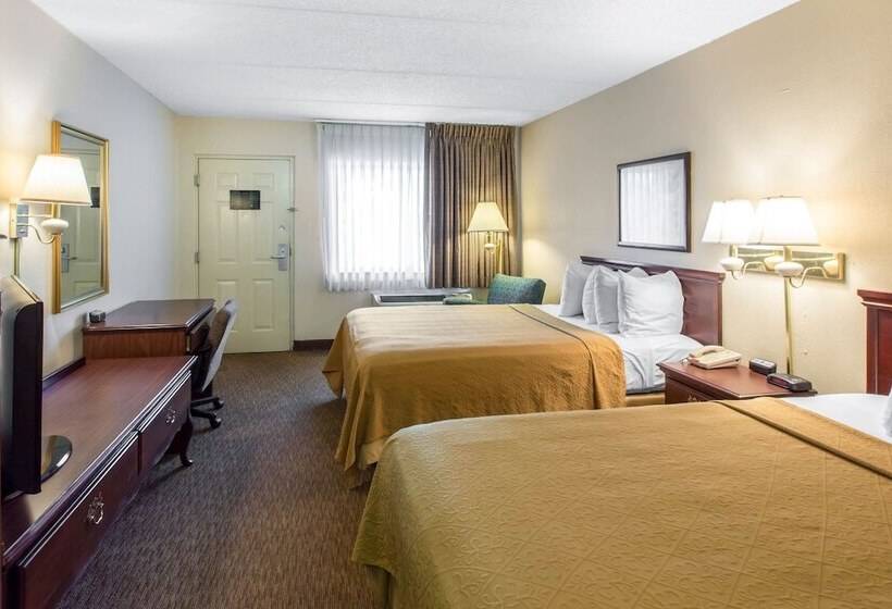 בית מלון כפרי Quality Inn