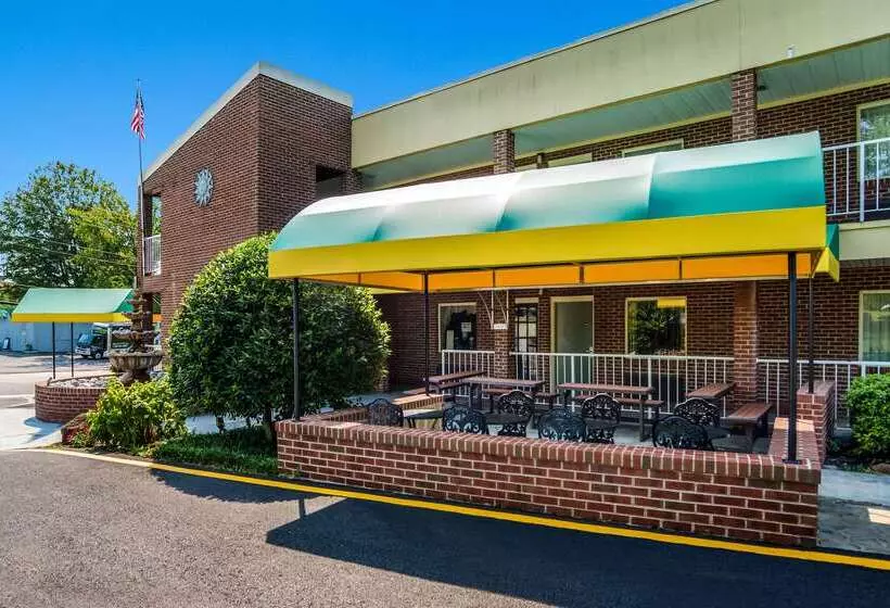 هتل Quality Inn Mount Vernon