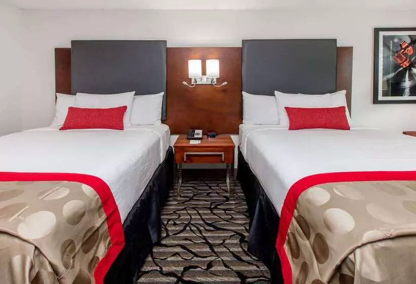 בית מלון כפרי Ramada By Wyndham Austin South