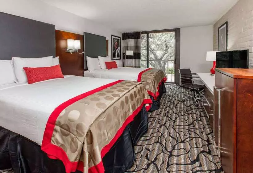 בית מלון כפרי Ramada By Wyndham Austin South