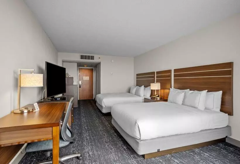 منتجع Doubletree By Hilton Atlantic Beach Oceanfront