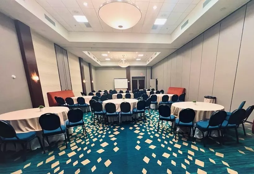 منتجع Doubletree By Hilton Atlantic Beach Oceanfront