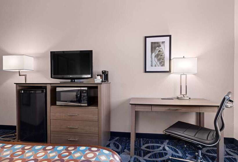 Hotel Baymont By Wyndham Waterloo