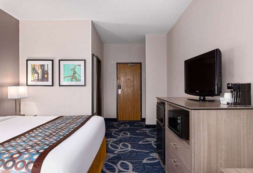 Hotel Baymont By Wyndham Waterloo