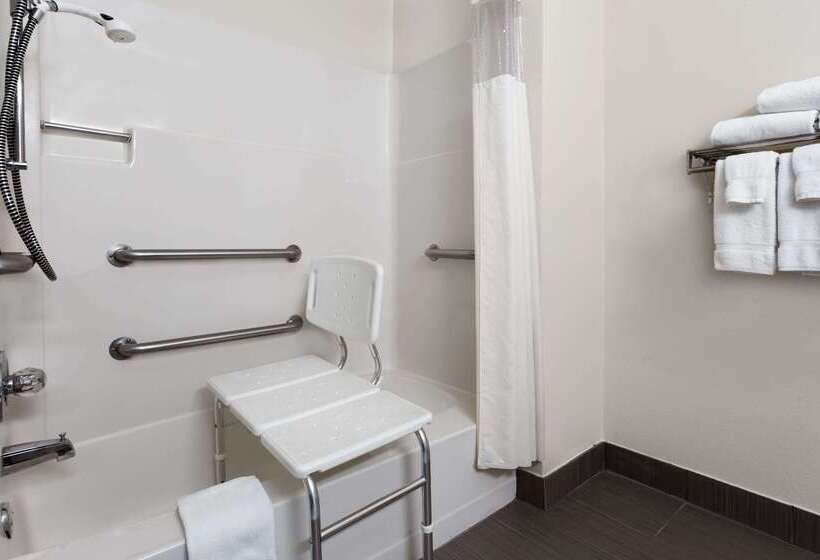 Hotel Baymont By Wyndham Waterloo