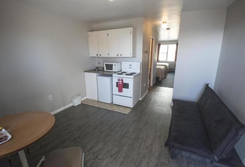 هتل Bluenose Inn And Suites