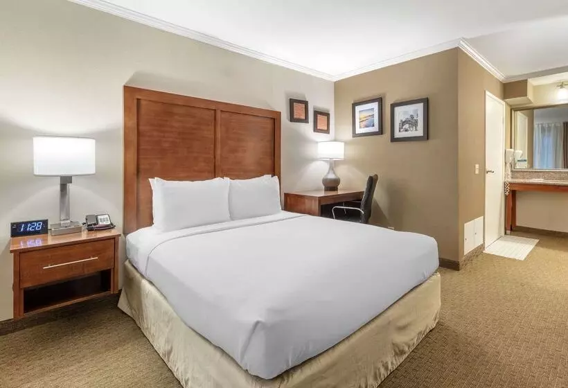 Отель Comfort Inn Santa Monica  West Los Angeles