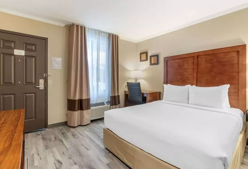 Отель Comfort Inn Santa Monica  West Los Angeles