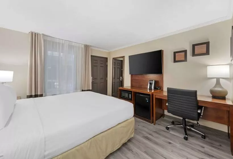 Отель Comfort Inn Santa Monica  West Los Angeles