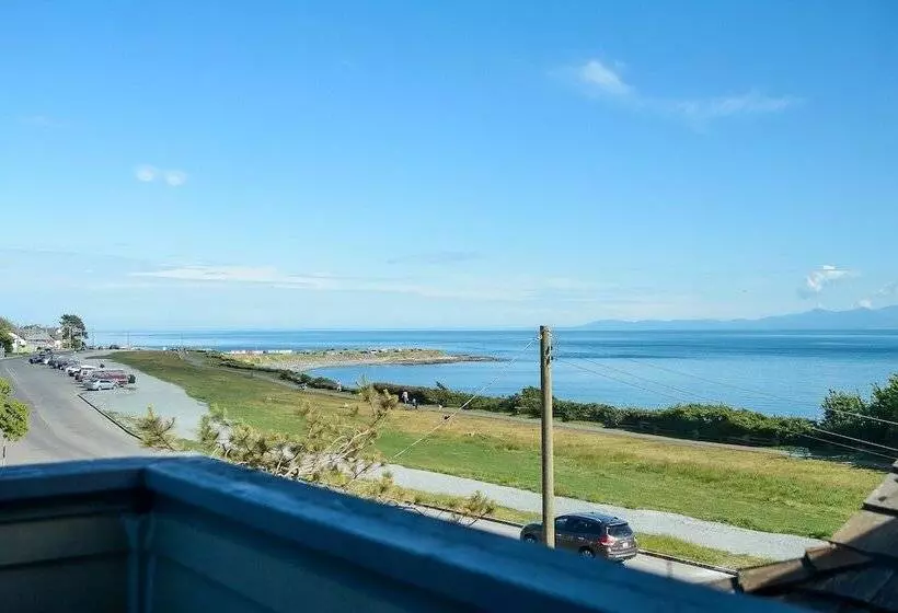 Отель Dashwood Manor Seaside Bed & Breakfast