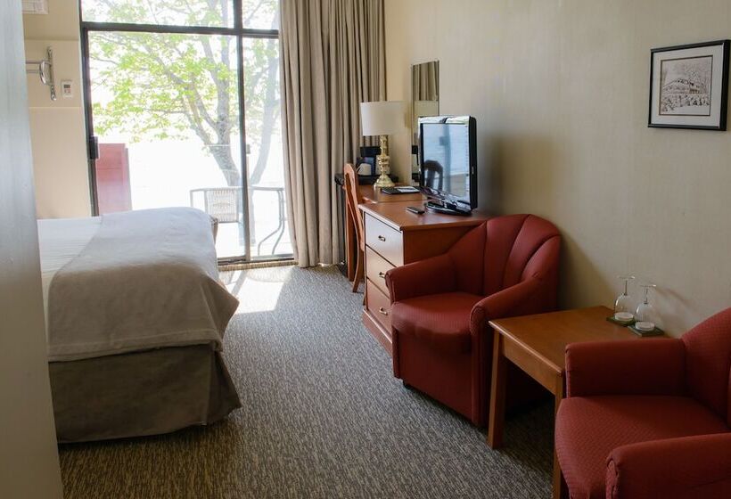 酒店 Driftwood Inn