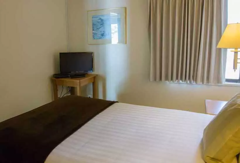 בית מלון כפרי Driftwood Inn