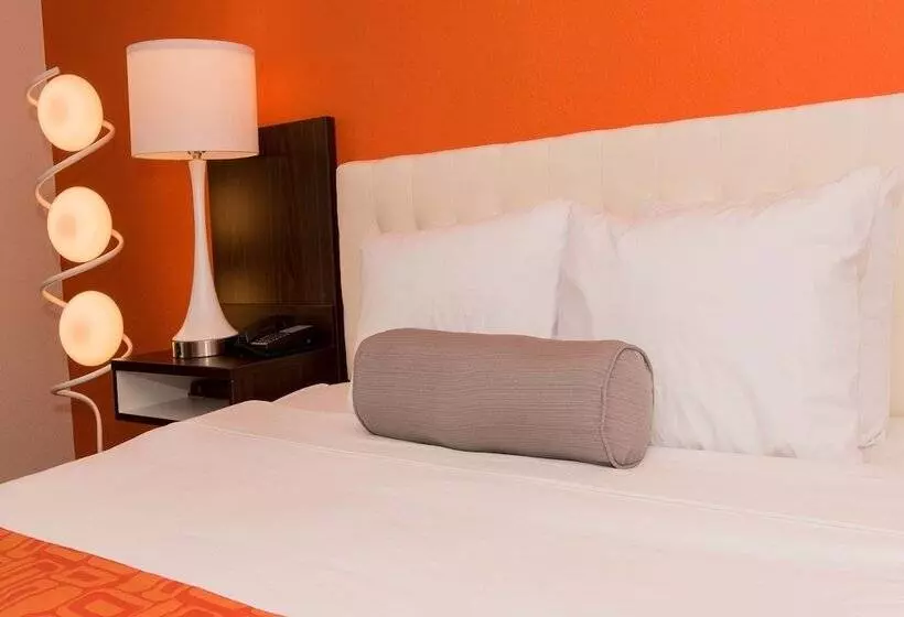 فندق Howard Johnson By Wyndham Portsmouth