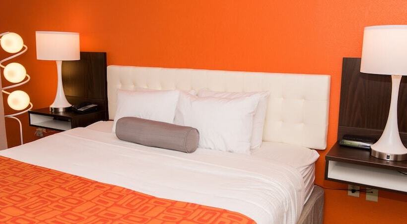 בית מלון כפרי Howard Johnson By Wyndham Portsmouth