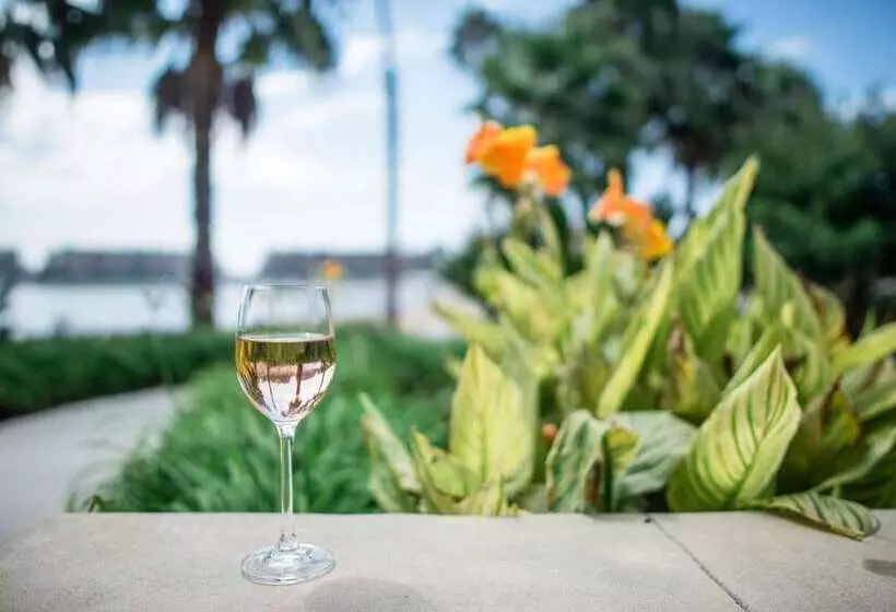 Отель Jamaica Bay Inn Marina Del Rey Tapestry Collection By Hilton