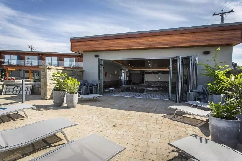 酒店 Qualicum Beach Inn