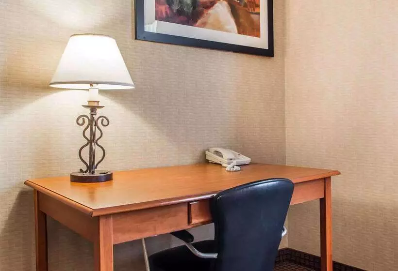 فندق Quality Inn