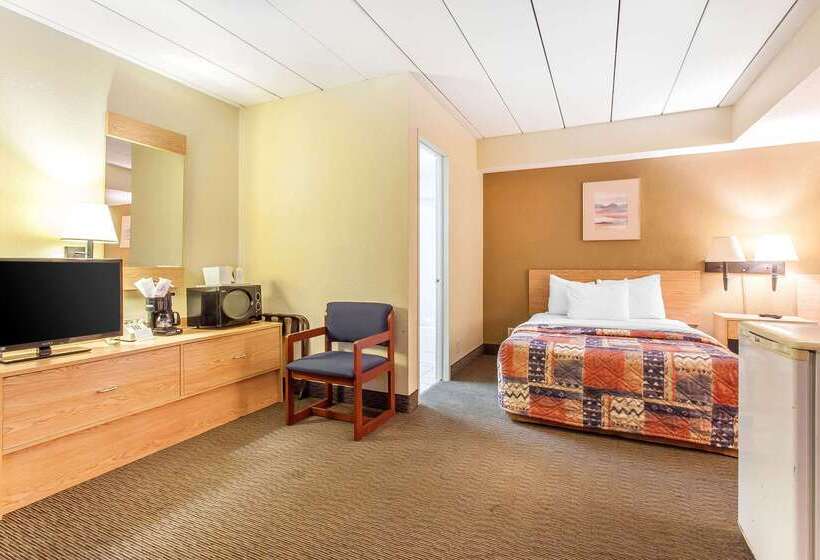 هتل Rodeway Inn North