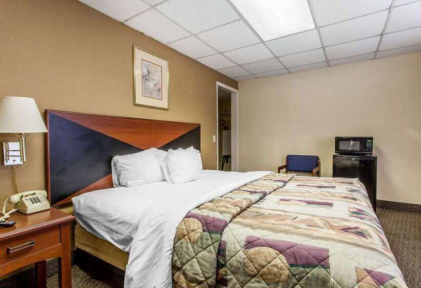 هتل Rodeway Inn North