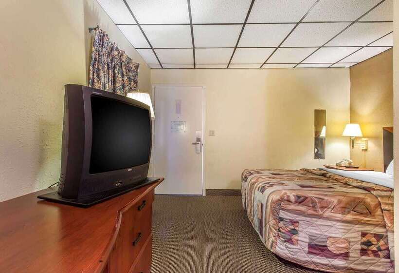 هتل Rodeway Inn North