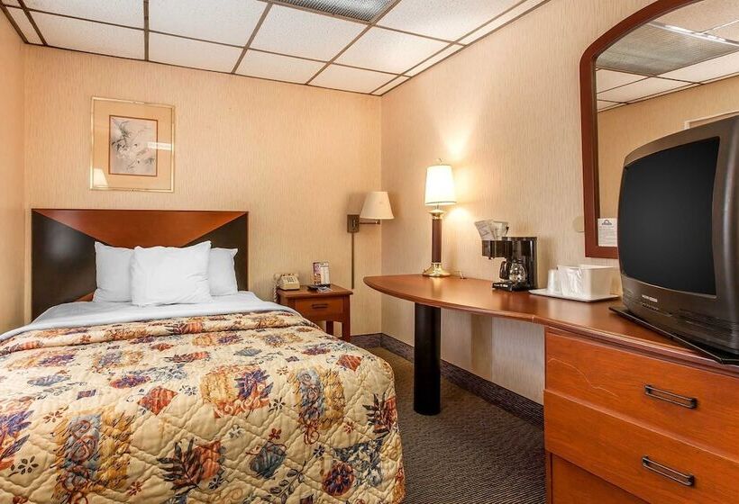 هتل Rodeway Inn North