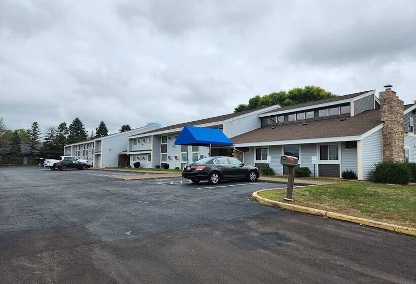 فندق Stillwater Inn & Suites