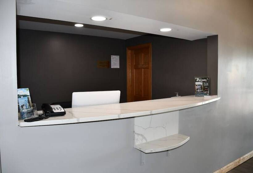 فندق Stillwater Inn & Suites