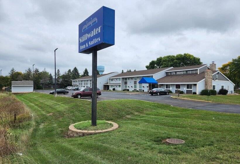 فندق Stillwater Inn & Suites