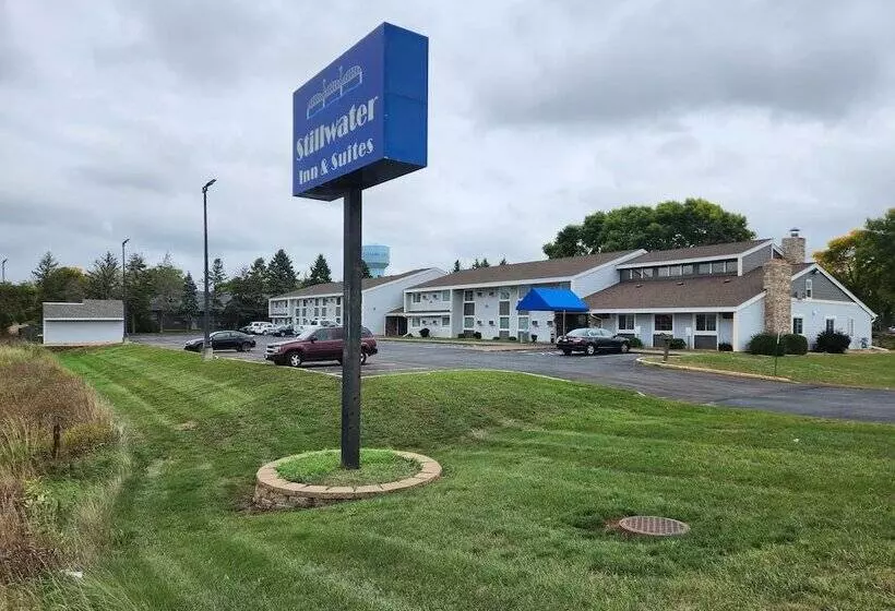 호텔 Stillwater Inn & Suites