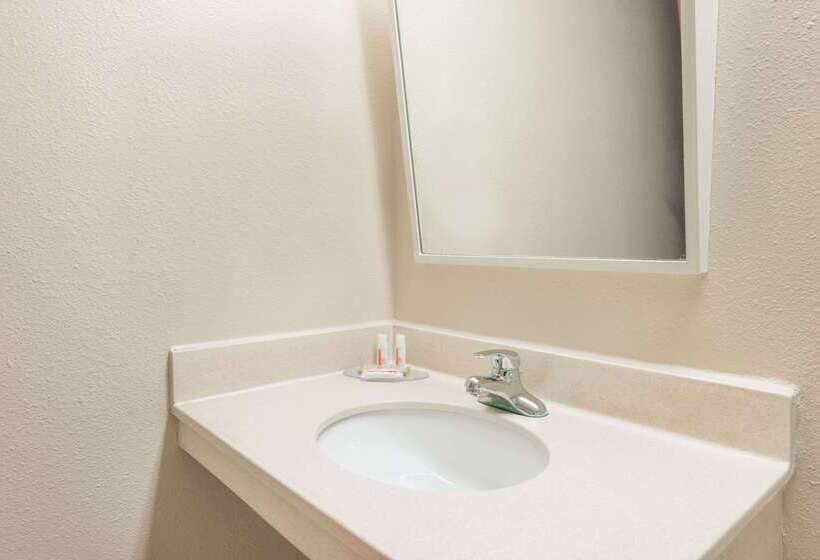 בית מלון כפרי Super 8 By Wyndham St Charles