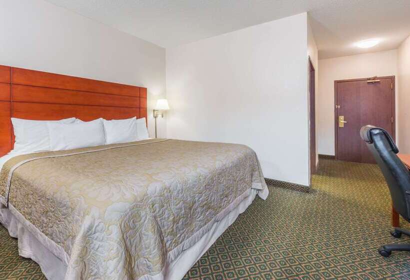 בית מלון כפרי Super 8 By Wyndham St Charles