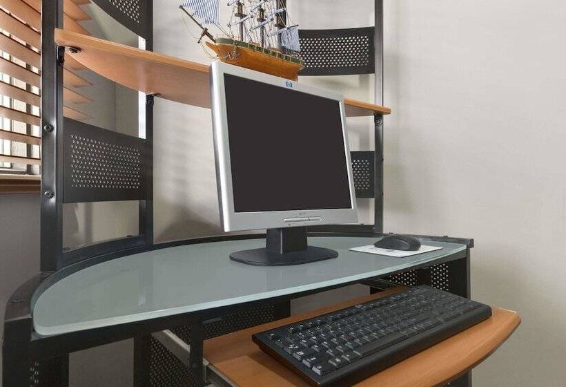 فندق Travelodge Suites By Wyndham Saint John