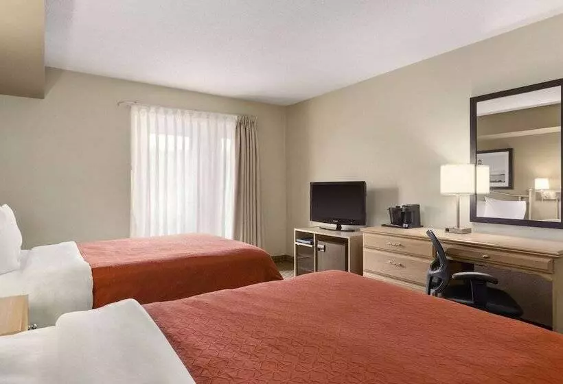 ホテル Travelodge Suites By Wyndham Saint John