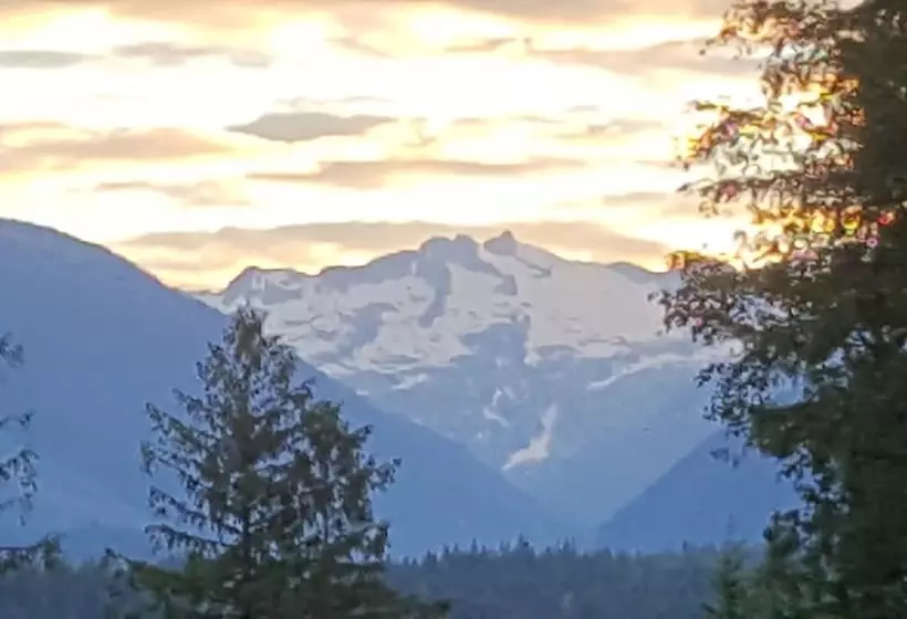 ホテル Wedgwood Manor And Glamping Retreat