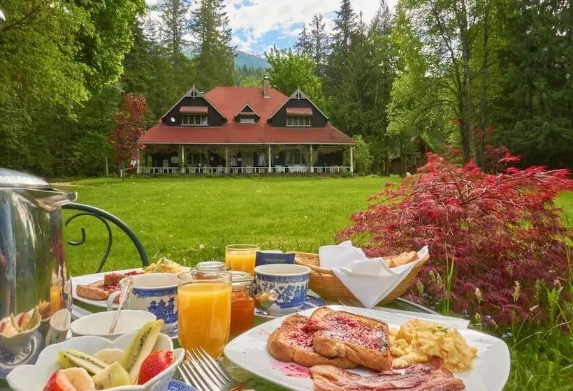 ホテル Wedgwood Manor And Glamping Retreat