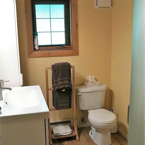 ホテル Wedgwood Manor And Glamping Retreat