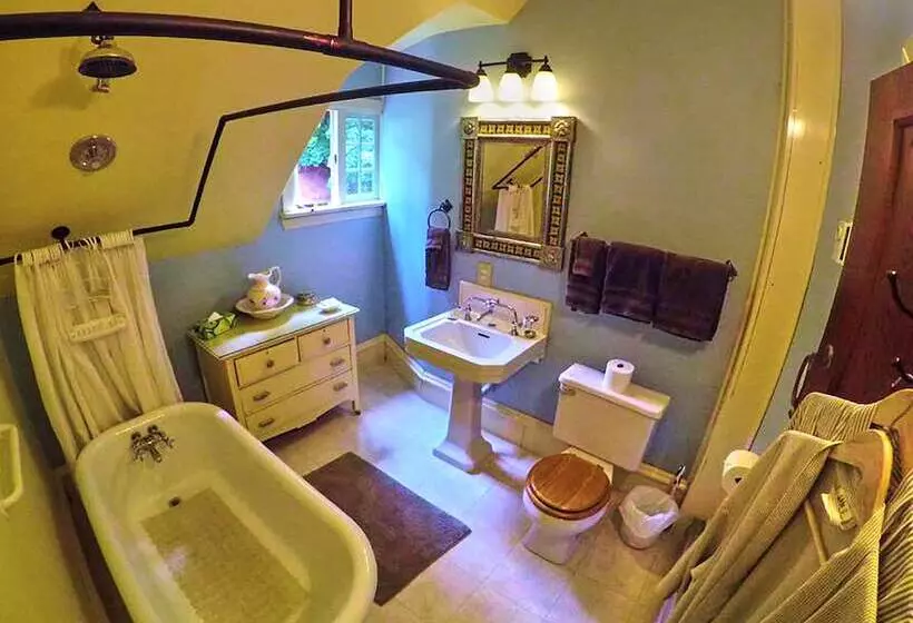 ホテル Wedgwood Manor And Glamping Retreat