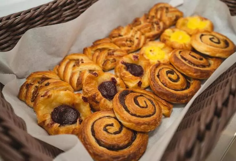 فندق على الطريق Robin Hood Inn And Suites