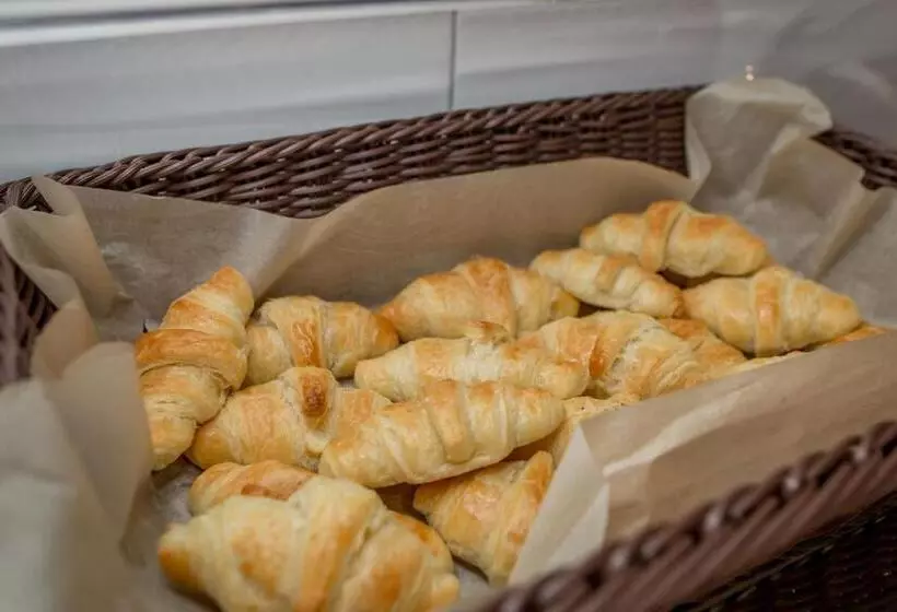 فندق على الطريق Robin Hood Inn And Suites