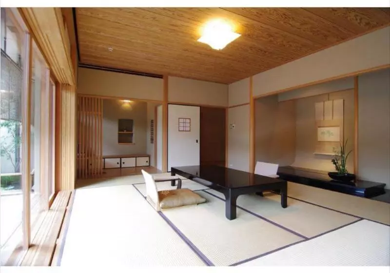 Hiiragiya Ryokan