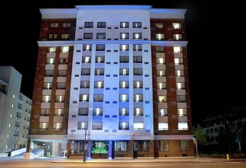 Sandman Hotel & Suites London Downtown