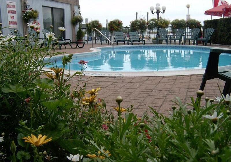 هتل Confederation Place